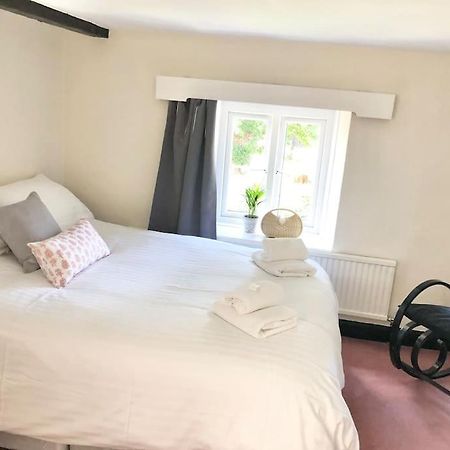 Cosy Farmhouse Escape In Monmouthshire Villa Wolves Newton Exterior foto