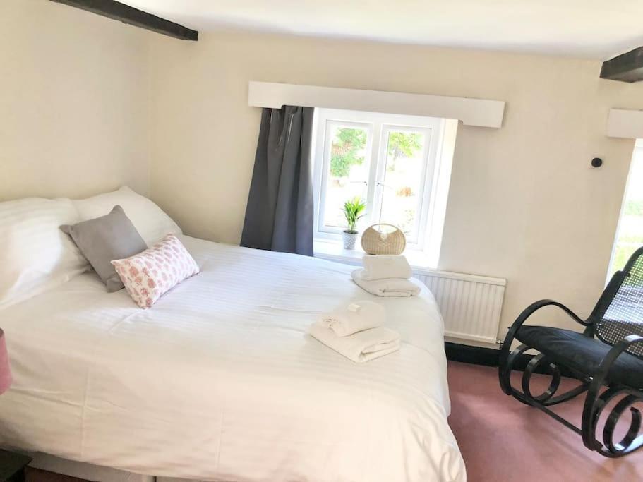 Cosy Farmhouse Escape In Monmouthshire Villa Wolves Newton Exterior foto