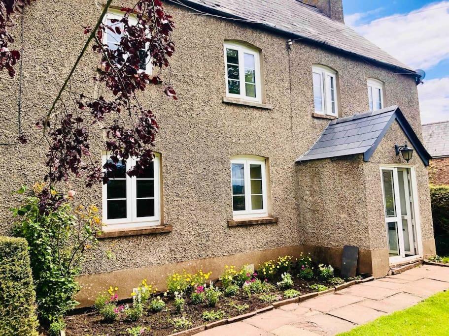 Cosy Farmhouse Escape In Monmouthshire Villa Wolves Newton Exterior foto