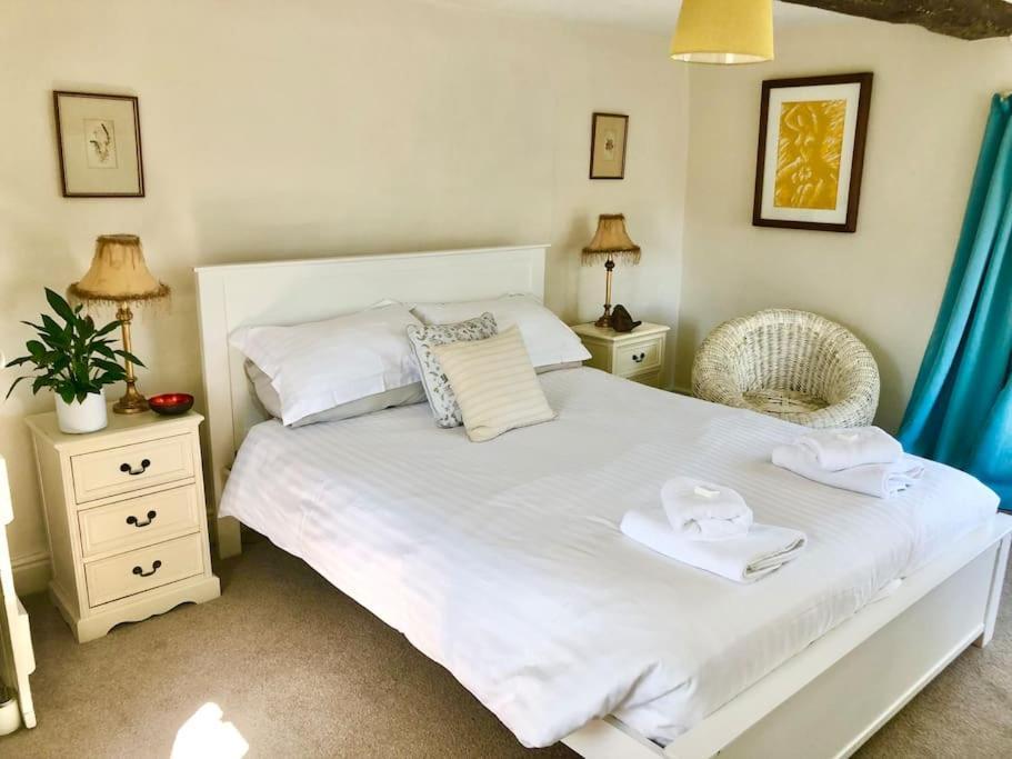 Cosy Farmhouse Escape In Monmouthshire Villa Wolves Newton Exterior foto